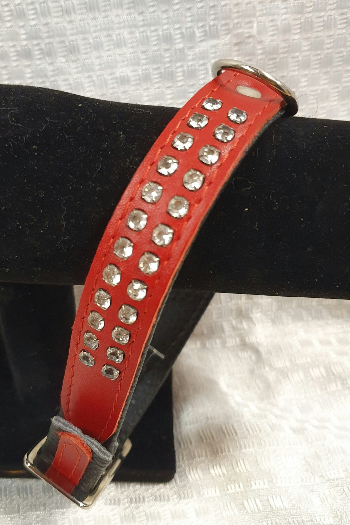 Rött halsband med Strass, ca 30-36cm - Kavalleristen