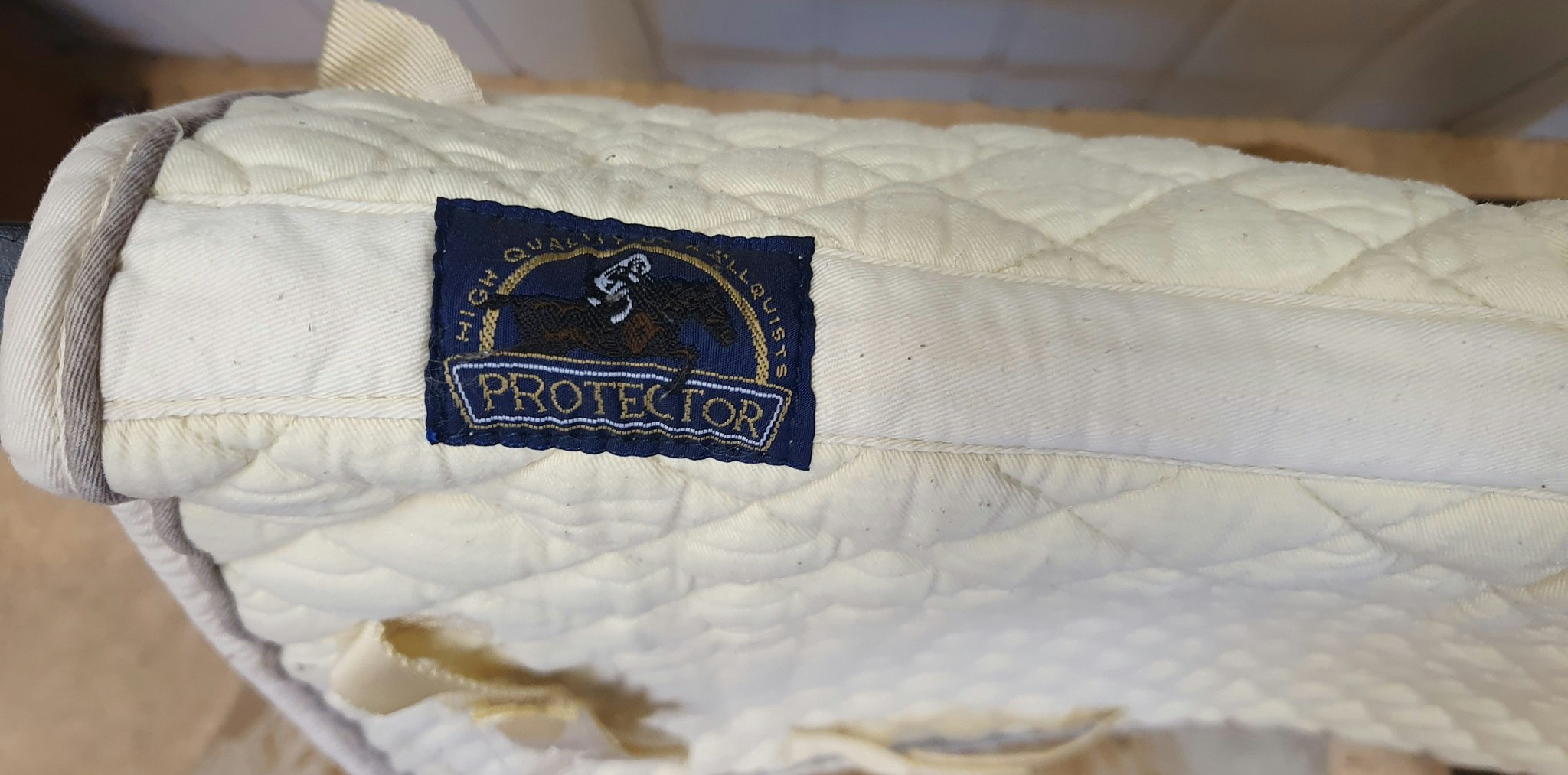 Protector Schabrak, ponny