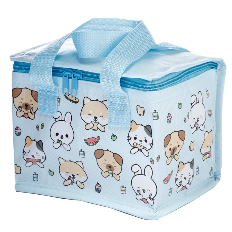 söt lunchväska med gulliga hundar, kaniner och katter på. Lagom stor till lunchlådan.  shiba pug Börjes koja kylväska