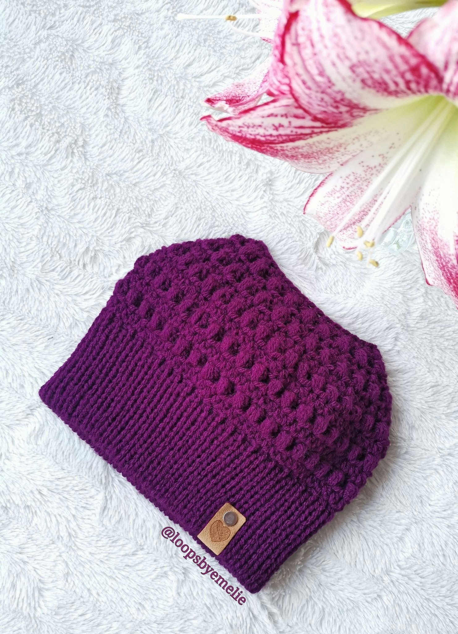 Mössa med hål / Messy bun beanie