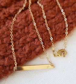 Gigis Petals - Goldbar Heart Necklace