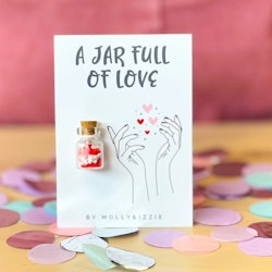Molly & Izzie - A Jar full of Love - Rosa og rød