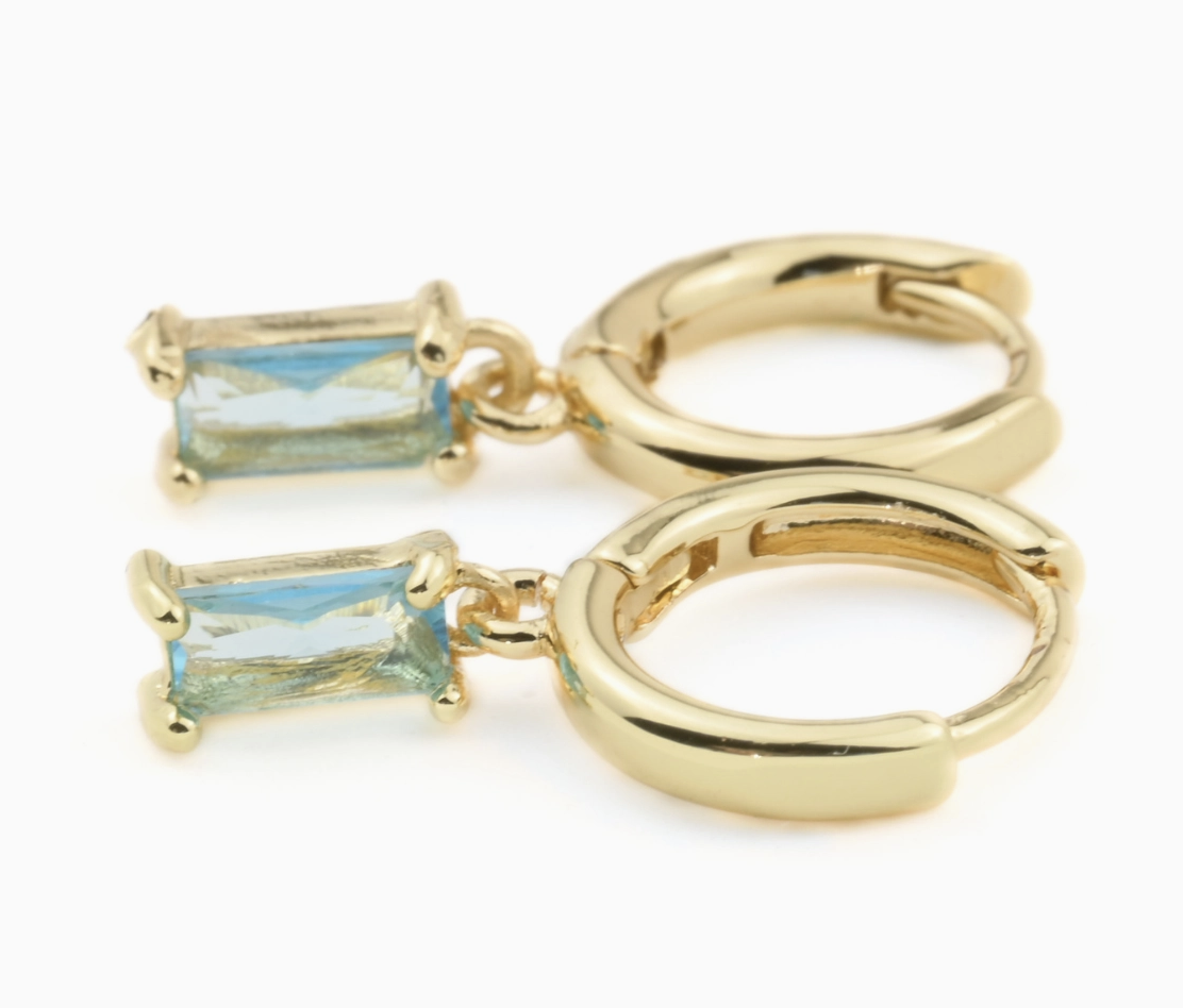 Blue Eye Jewelry - 14k Gold Baguette Hoops Øredobber - Aquamarine
