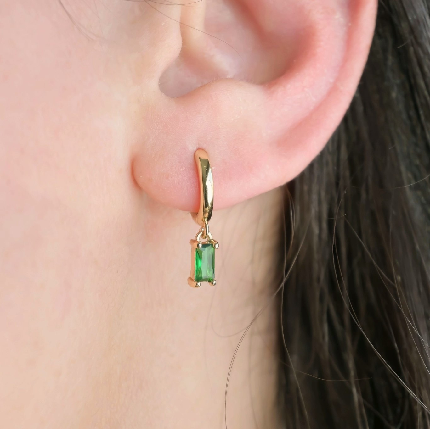 Blue Eye Jewelry - 14k Gold Baguette Hoops Øredobber - Aquamarine