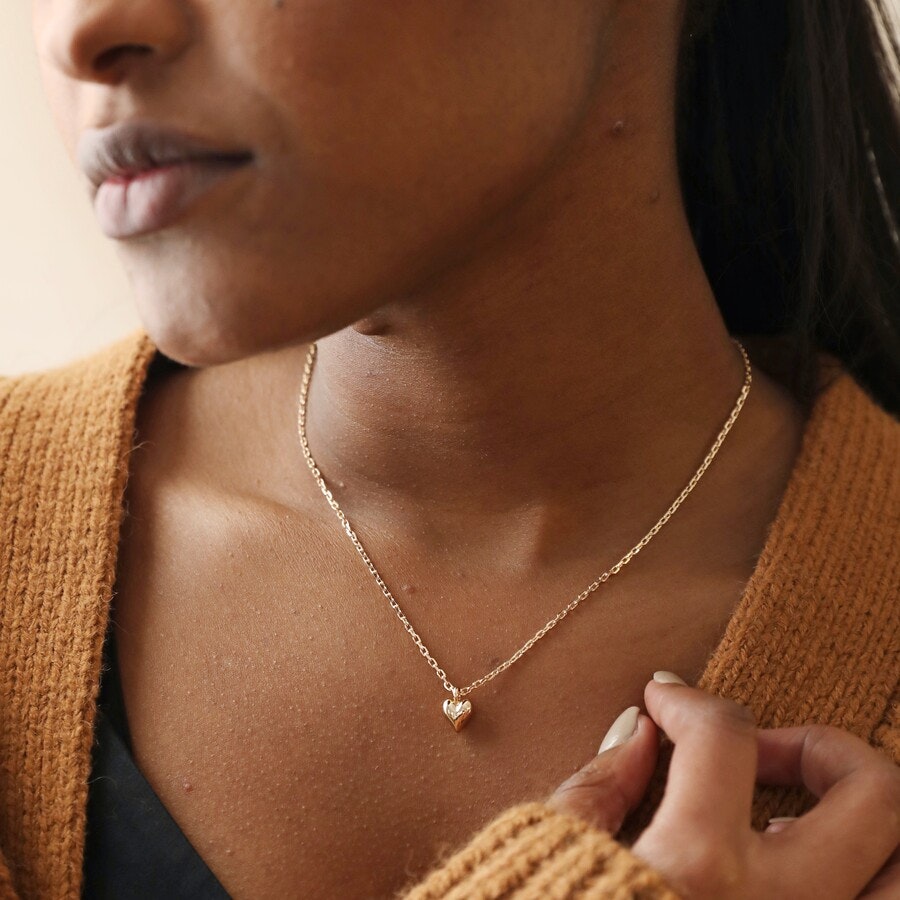 Lisa Angel - Tiny Heart Pendant Necklace in Gold