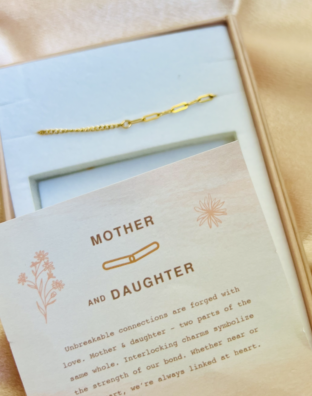 Everly Made - MOTHER & DAUGHTER armbånd i Gull
