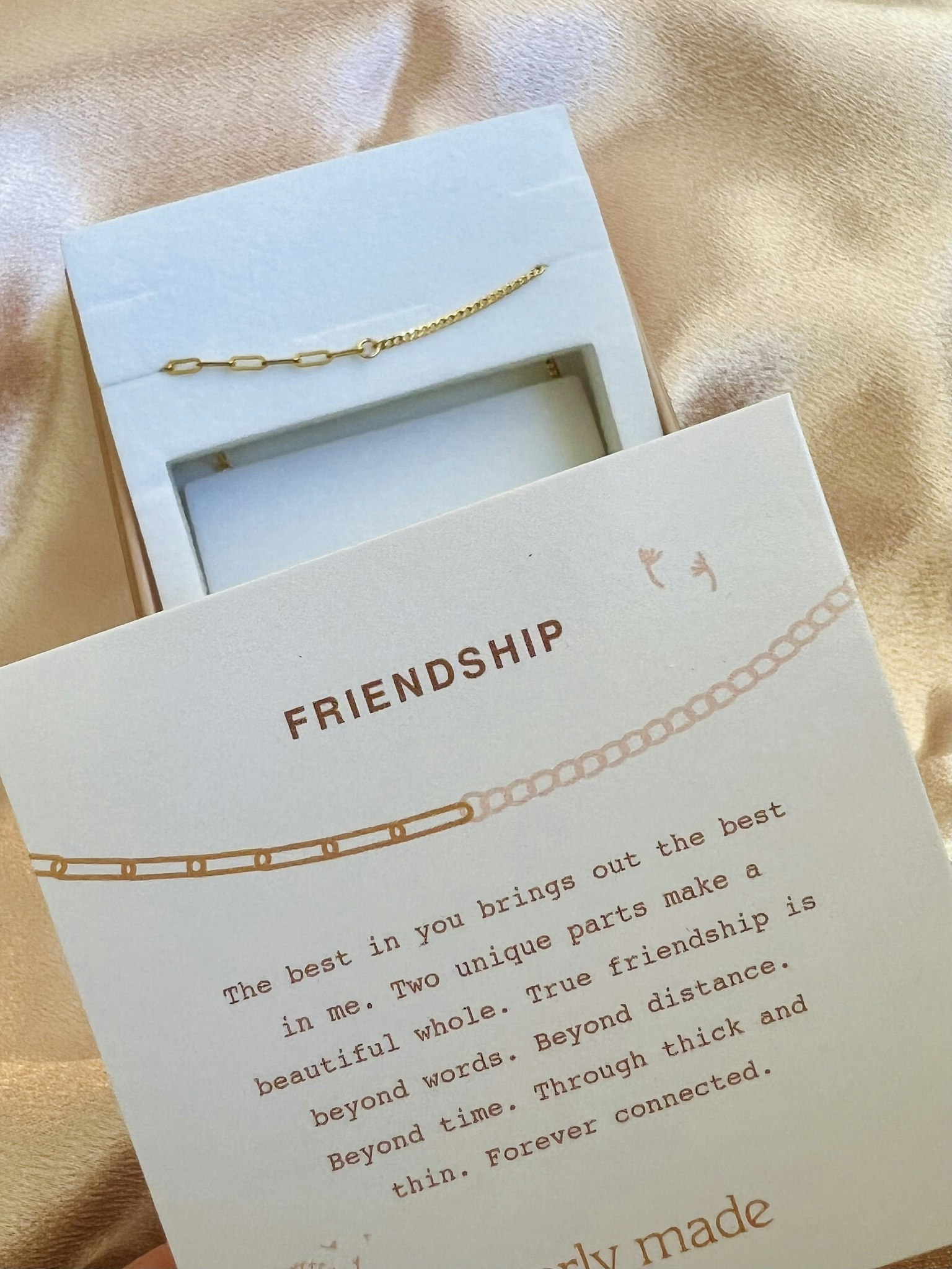Everly Made - FRIENDSHIP Curterra armbånd i Gull