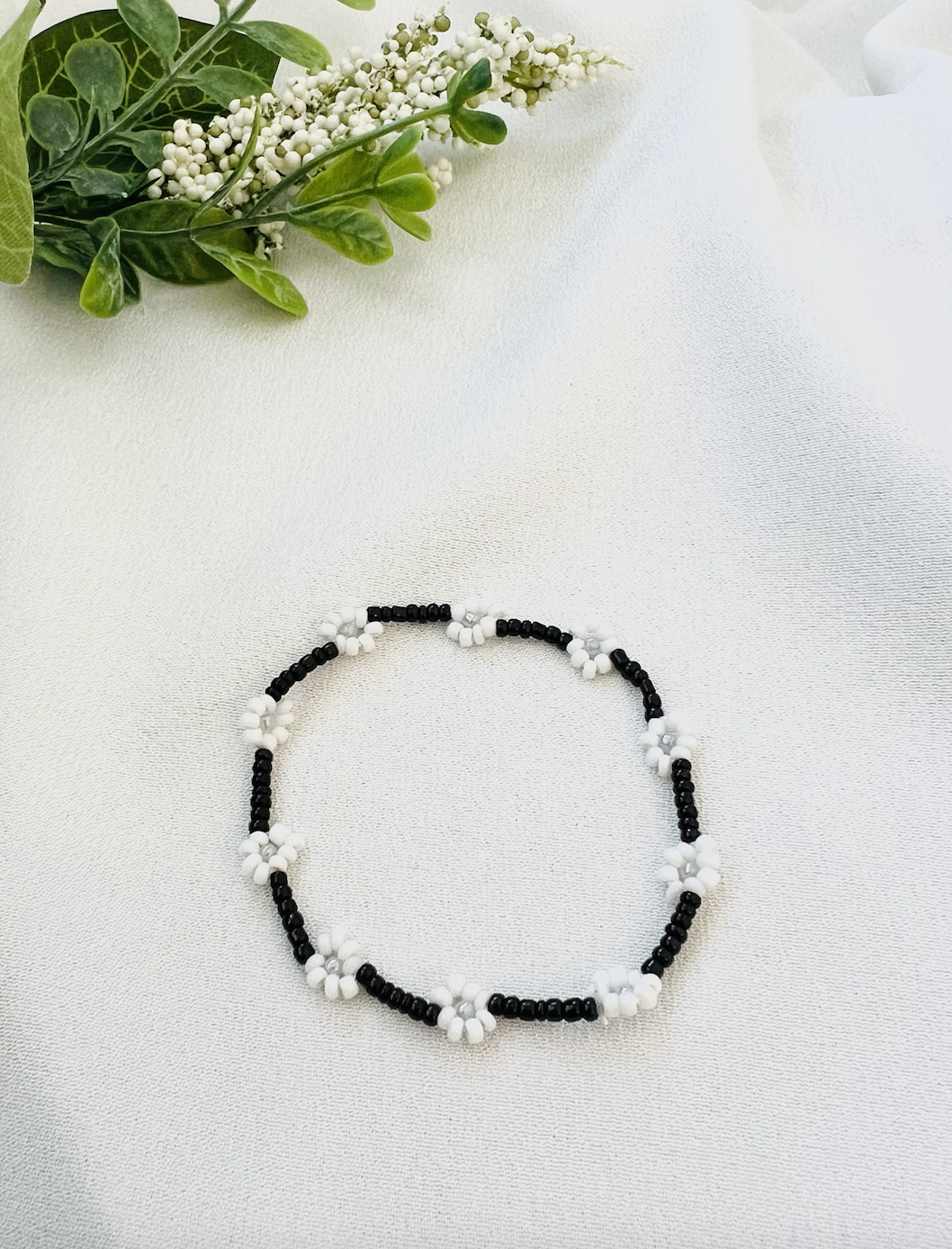 Mini Beads Armbånd - Blomster Sort