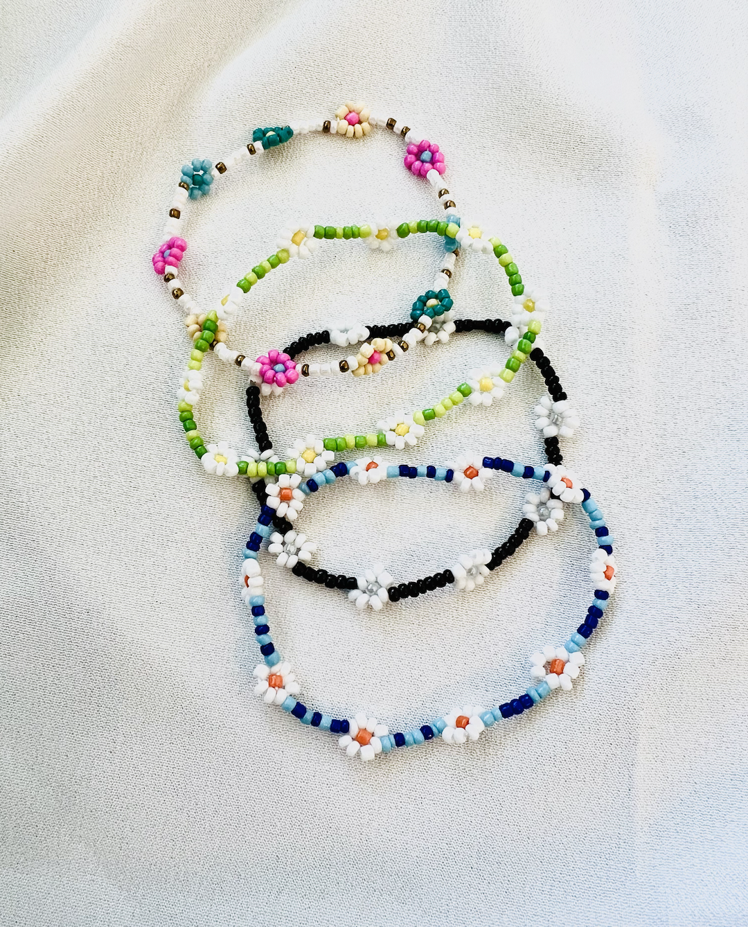 Mini Beads Armbånd - Blomster Sort