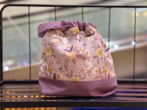 Prosjektpose Fugler og Kaniner Rosa (glidelås eller knyting)
