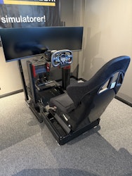 Trak Racer TR120S med Moza komplett simulator färdigbyggd