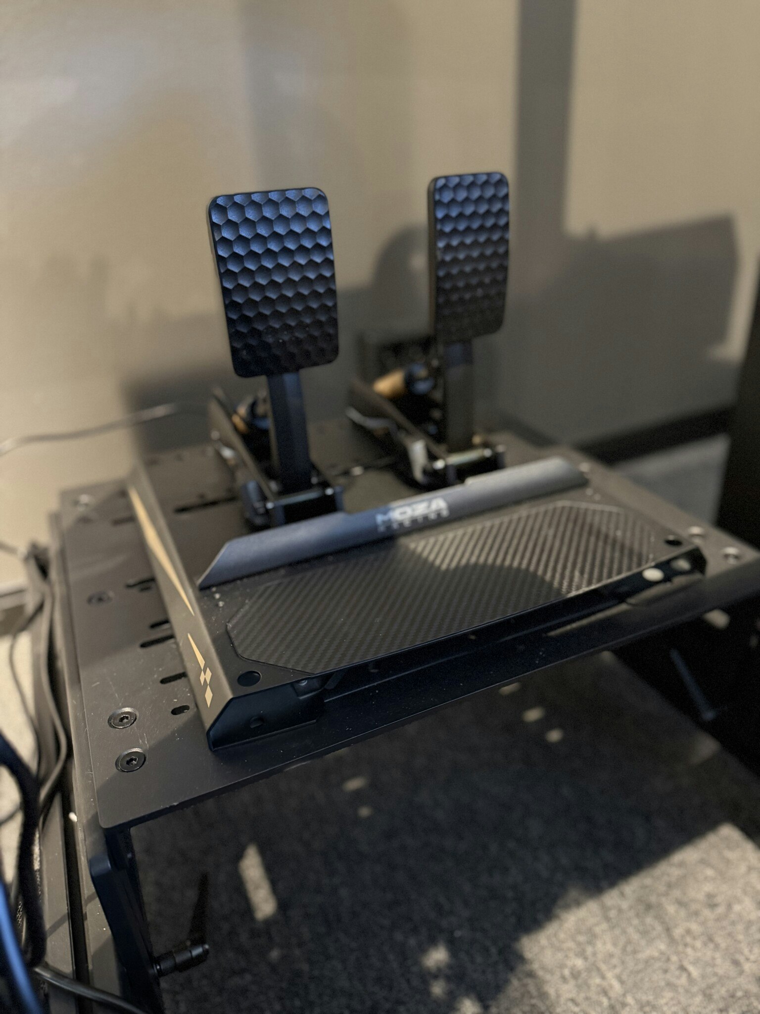 Trak Racer TR120S med Moza komplett simulator färdigbyggd