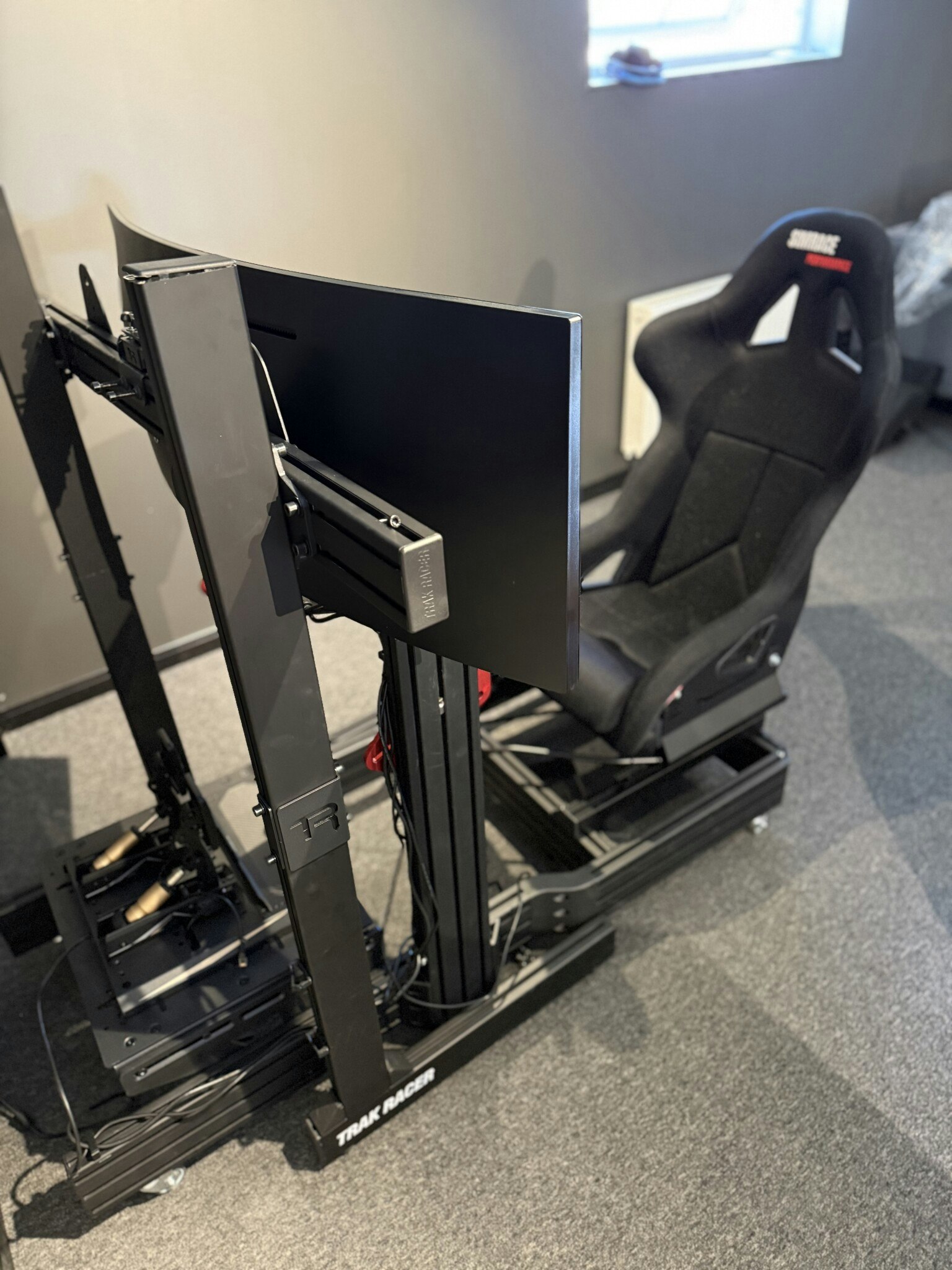 Trak Racer TR120S med Moza komplett simulator färdigbyggd