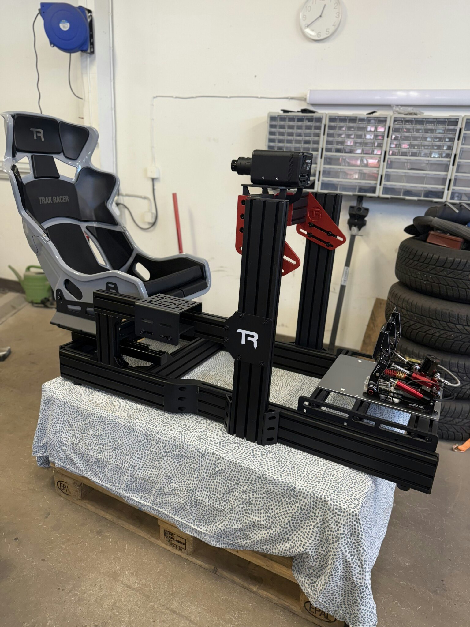 Trak Racer TR120S simulator med Simagic färdigbyggd