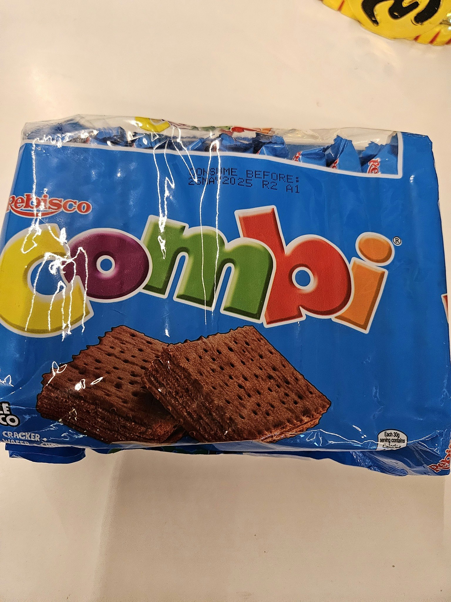 Crunchy | Delicious Combi Triple Choco Cracker Sandwich 30g × 10 Pcs  ( ikke på lager)