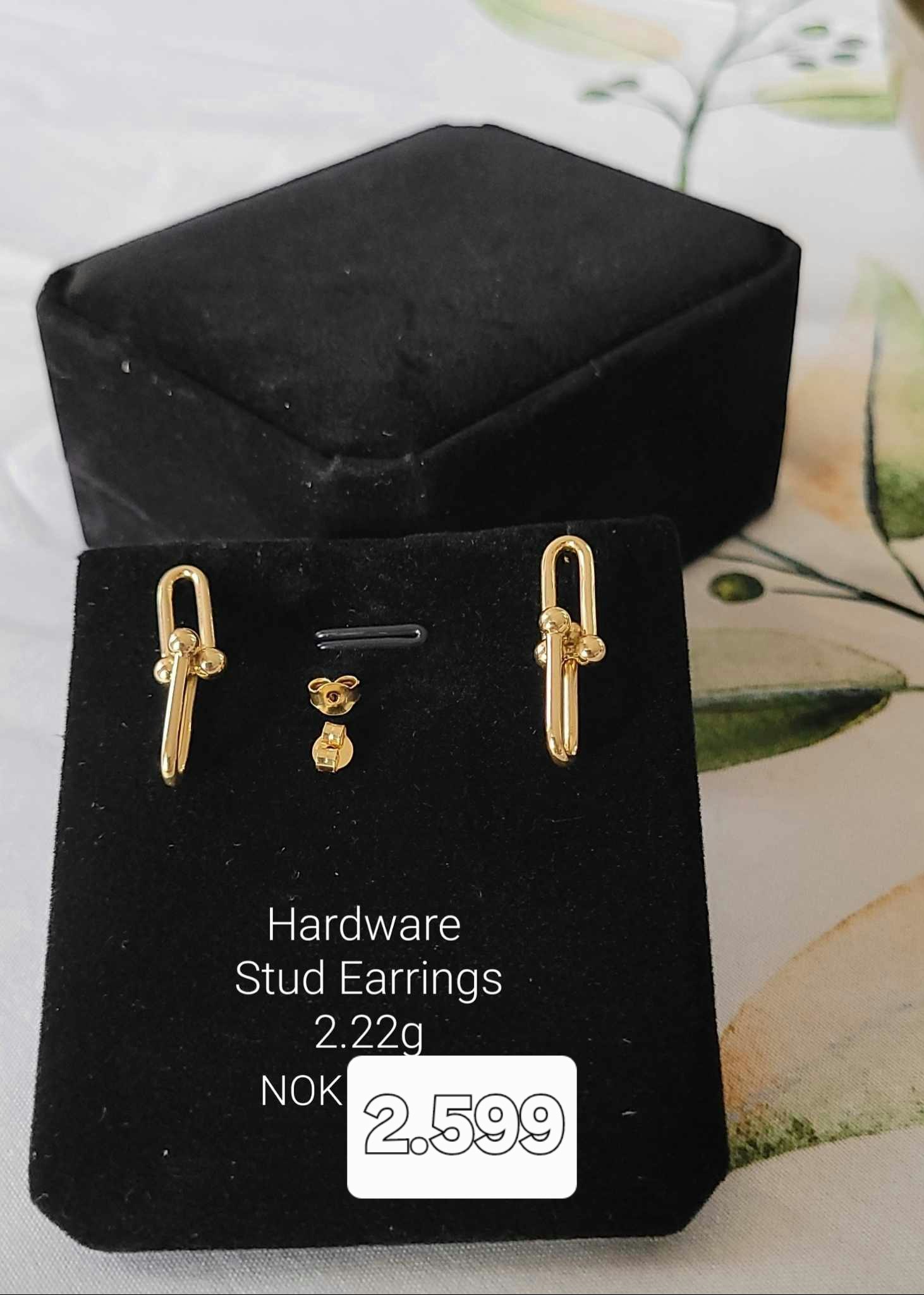 Hardware stud Earings  2.22g