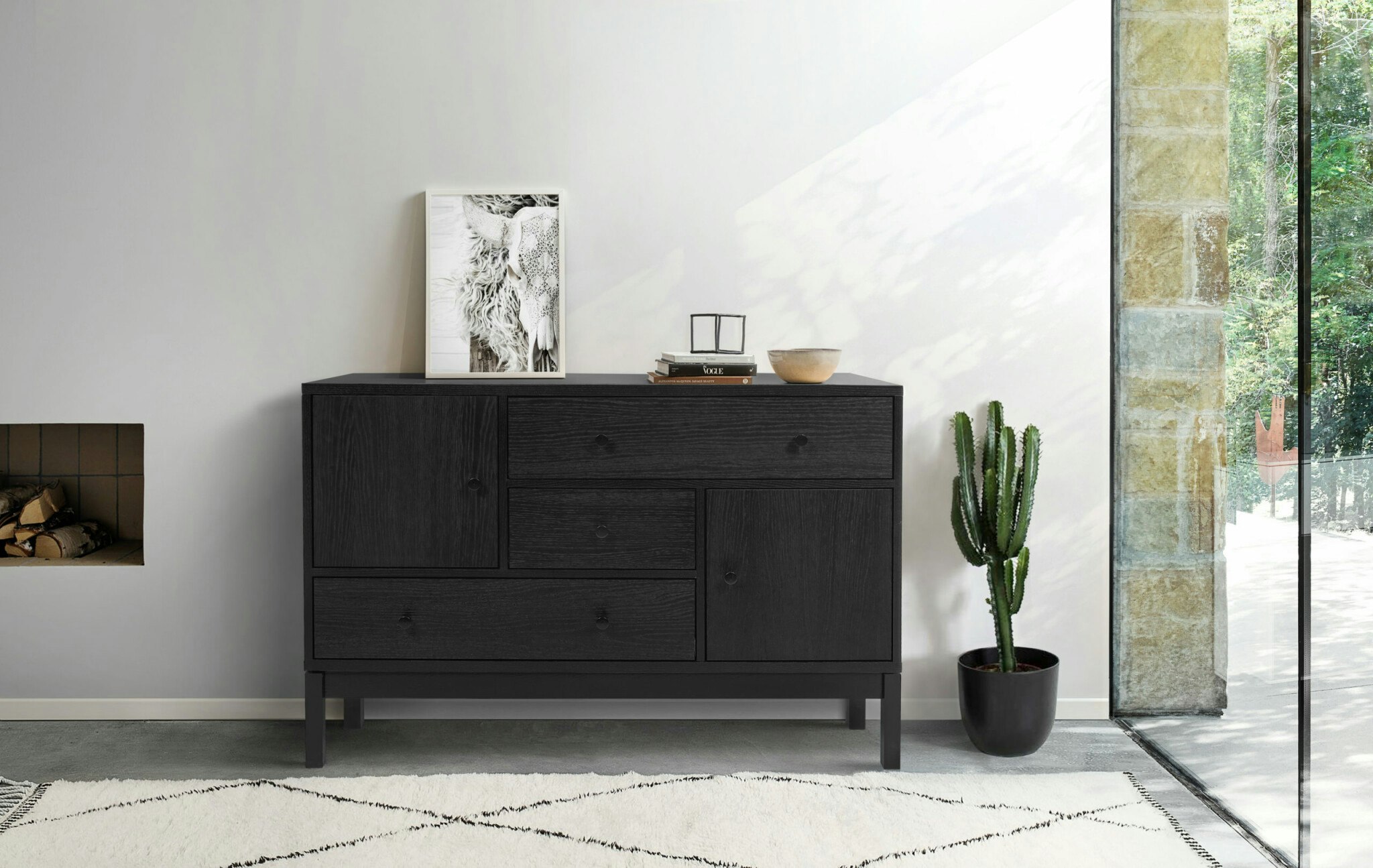 ABBEY BLACK OAK CHARCOAL Sideboard med 2 dörrar och 3 lådor