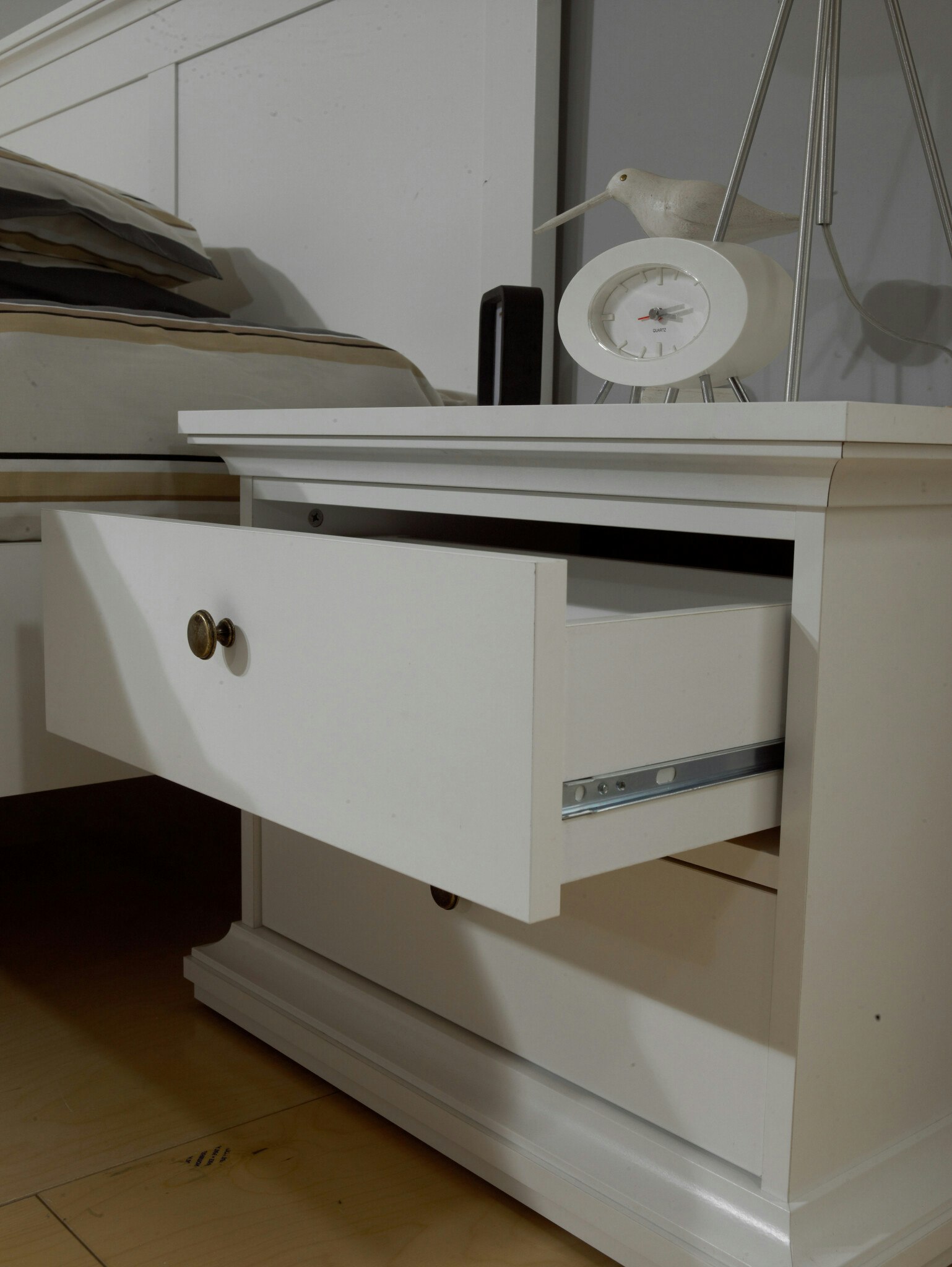 PARIS 70301 Sängbord med 2 lådor