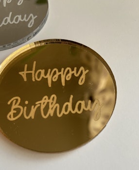 Akryl dekor “Happy Birthday”