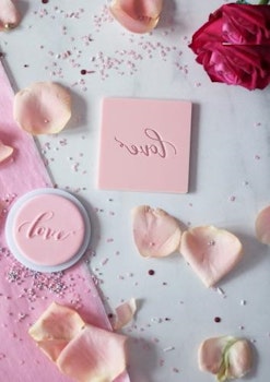 COOKIE EMBOSSER/ Dekorativ stämpel "LOVE"