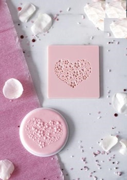 COOKIE EMBOSSER/ Dekorativ stämpel "Flower heart"