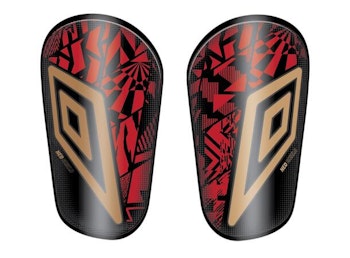 UMBRO Neo Shield Guard W/Sleeve Svart Benskydd