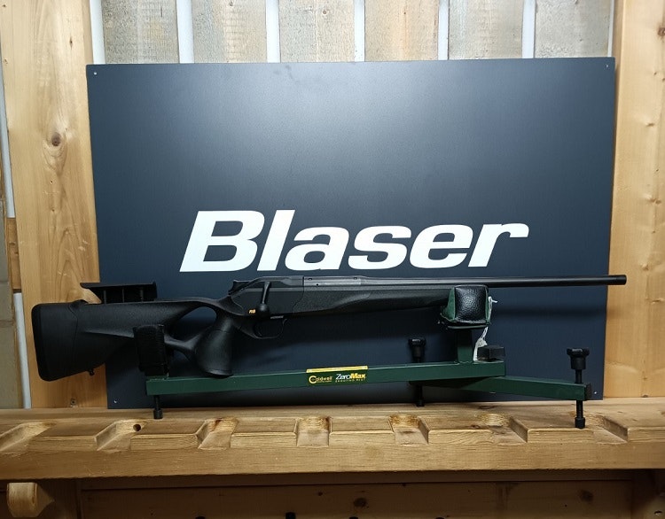 Blaser R8 Ultimate AC, 520mm barrel in cal 8x57 Js with 15x1 gang