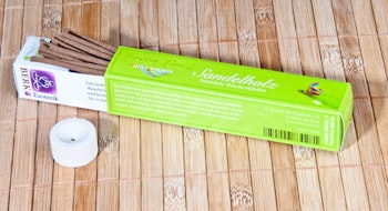 Sandelträ, Green Line, Holy Smokes