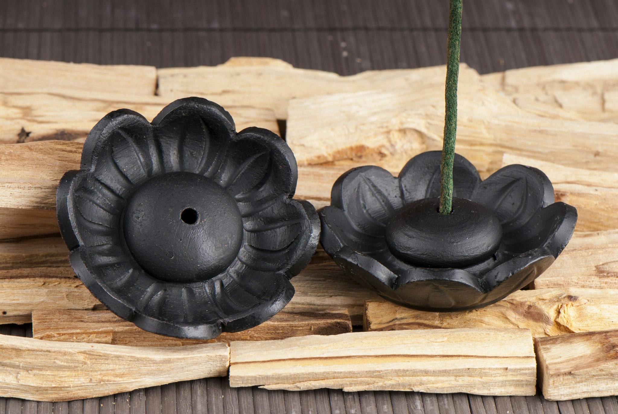 Lotus, Svart, Rökelsehållare