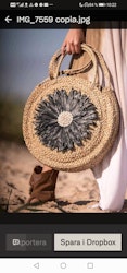 BAG med FJÄDRAR OCH SNÄCK DEKOR