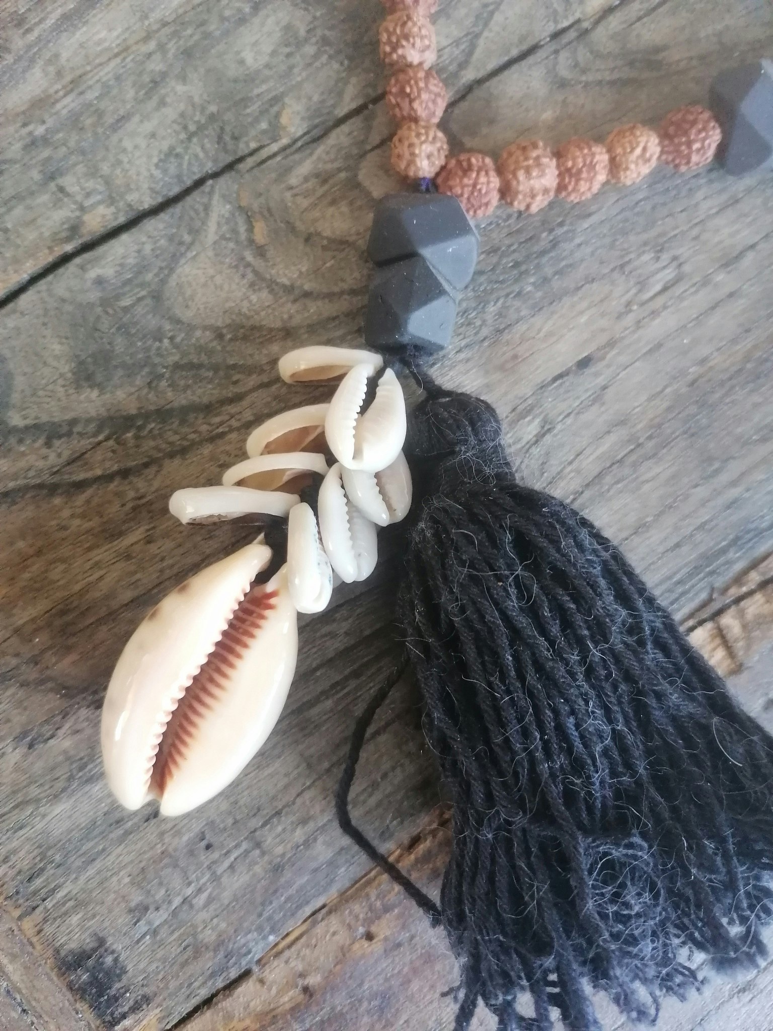 BOHO HALSBAND MED SNÄCKOR