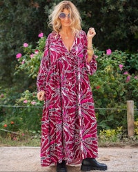 RED STRIP MAXI DRESS  REA NU 399:-