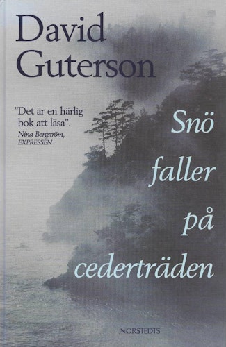 Snö faller på cederträden av David Guterson