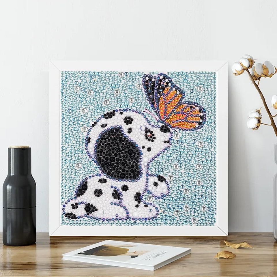 Barntavla, diamond painting, hund och fjäril, medföljande träram