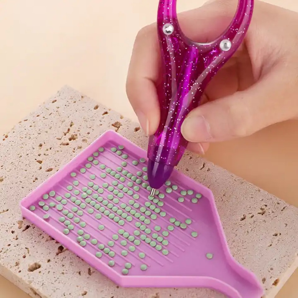 Ergonomisk penna med ett stadigt grepp