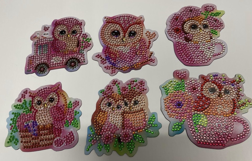 Kylskåpsmagneter, diy, diamond painting, rosa ugglor