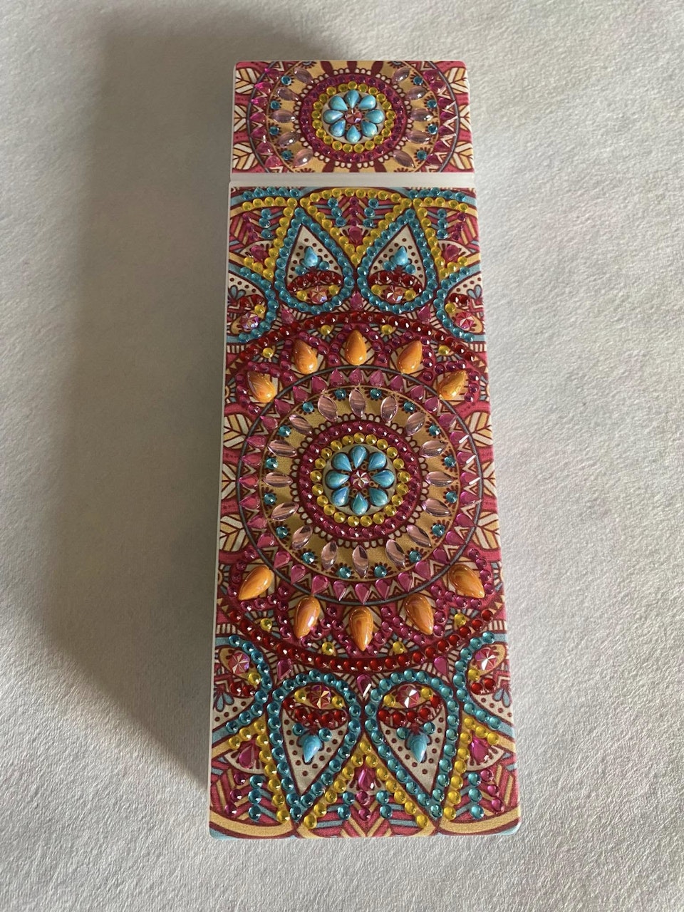 Diamond painting, pennskrin, diy, rött mandala