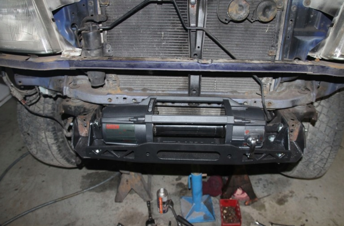 Vinsj Monteringsplate Toyota Land Cruiser J90 J95 1996-2002