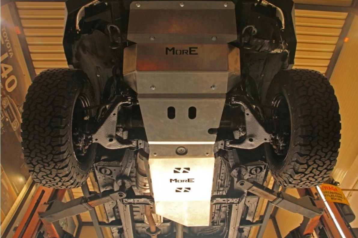 Skliplate SETT Toyota Hilux Vigo 05-15 automat