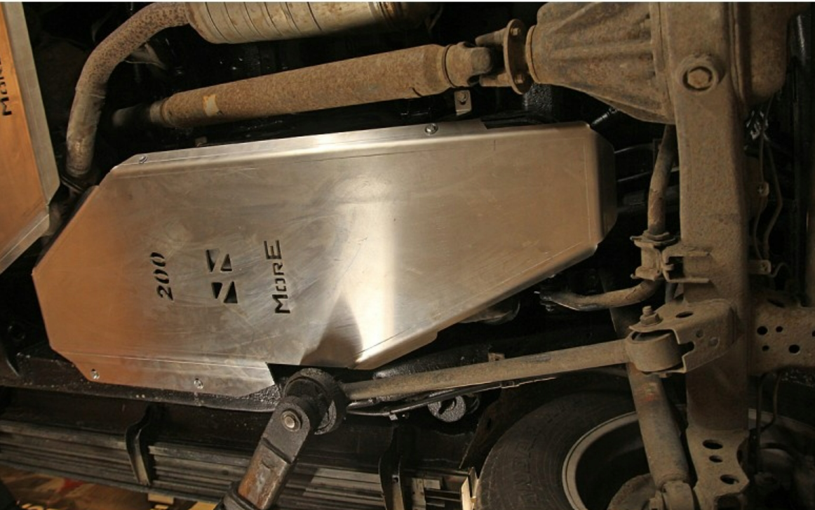 Skliplate Toyota Land Cruiser J200 Drivstofftankdekke 2007+
