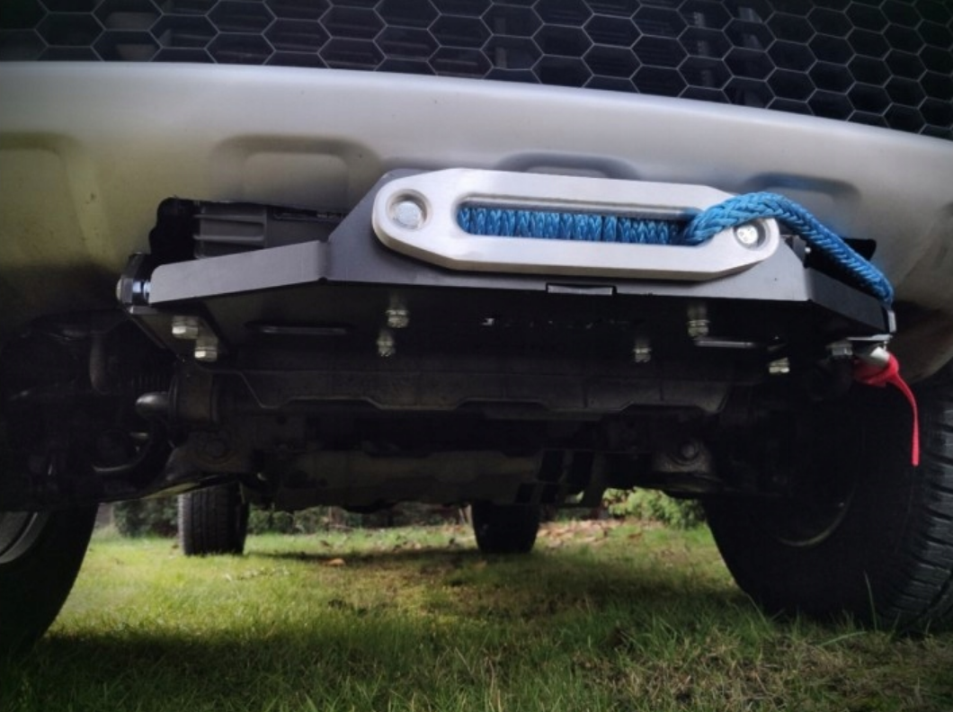 Vinsj Monteringsplate Mitsubishi L200 (2005-2014) / Pajero Sport 2 (2008-2016)