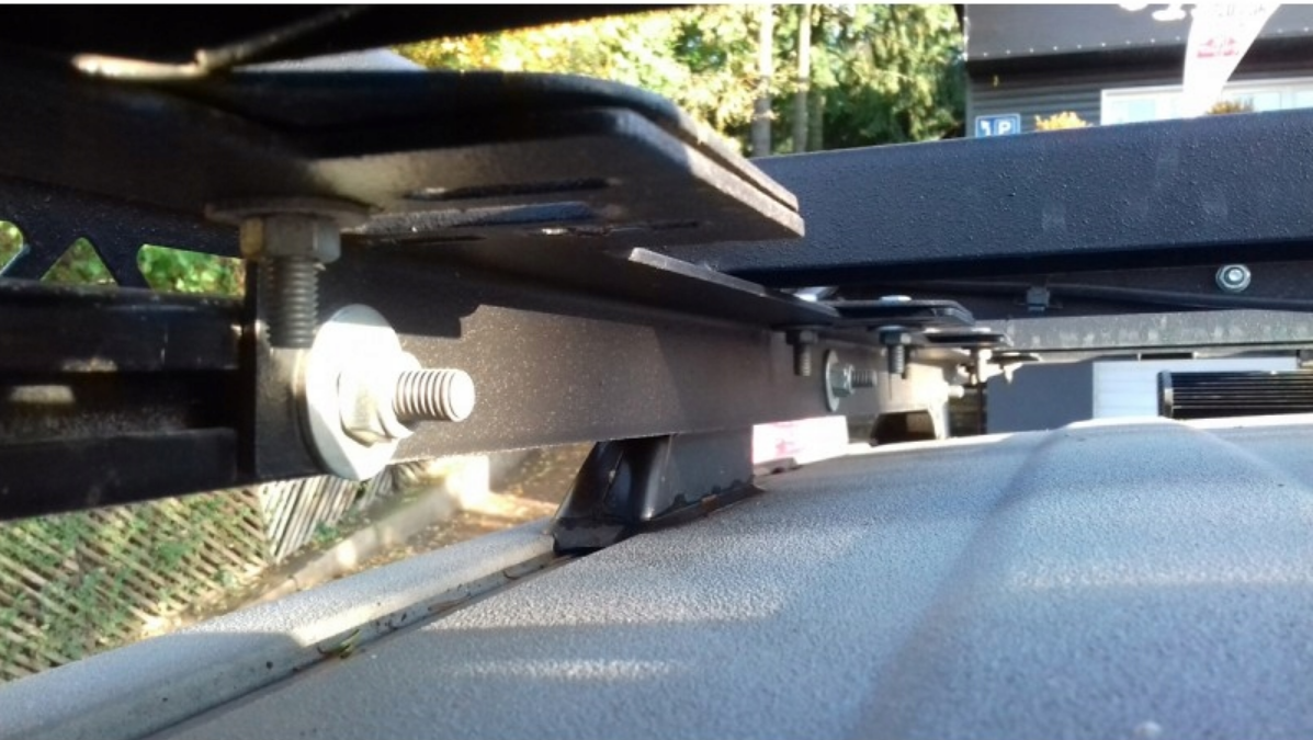 Takstativ Toyota Land Cruiser J120 2002-2009 More4x4
