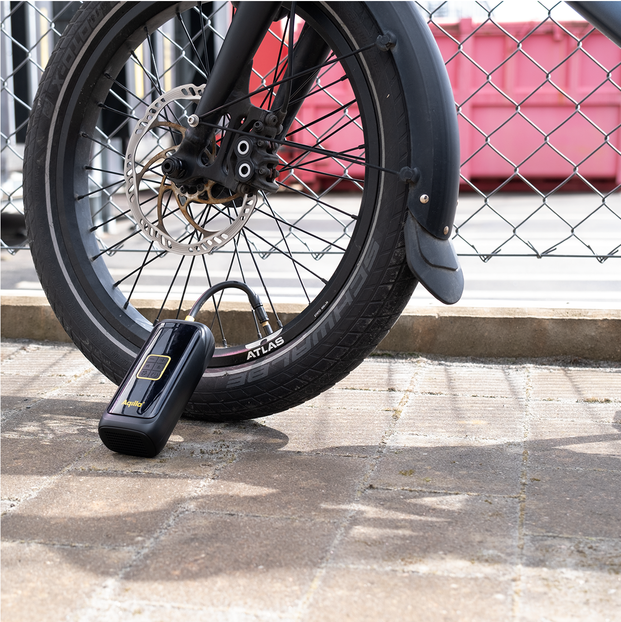 Aqiila Airbird C4 – Luftpump, bärbar kompressor, powerbank, ficklampa