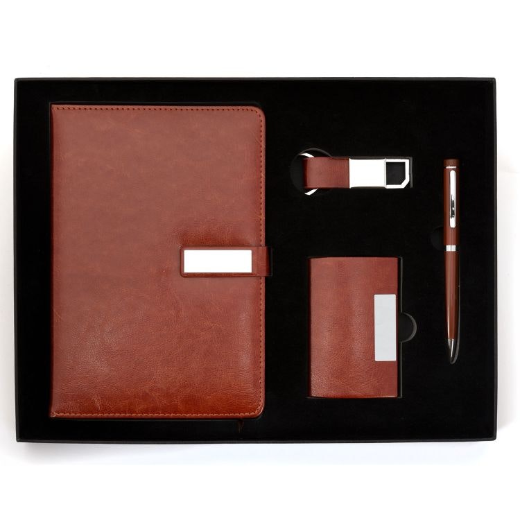 Presentbox med anteckningsbok, nyckelring, korthållare och penna