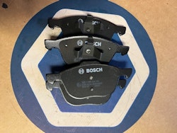 BROMSBELÄGG FRAM BOSCH FORD / VOLVO