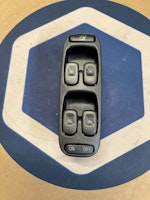 KNAPPSATS ELHISS VOLVO ORG.NR .8637145 , 8638452