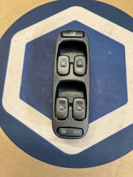 KNAPPSATS ELHISS VOLVO ORG.NR .8637145 , 8638452
