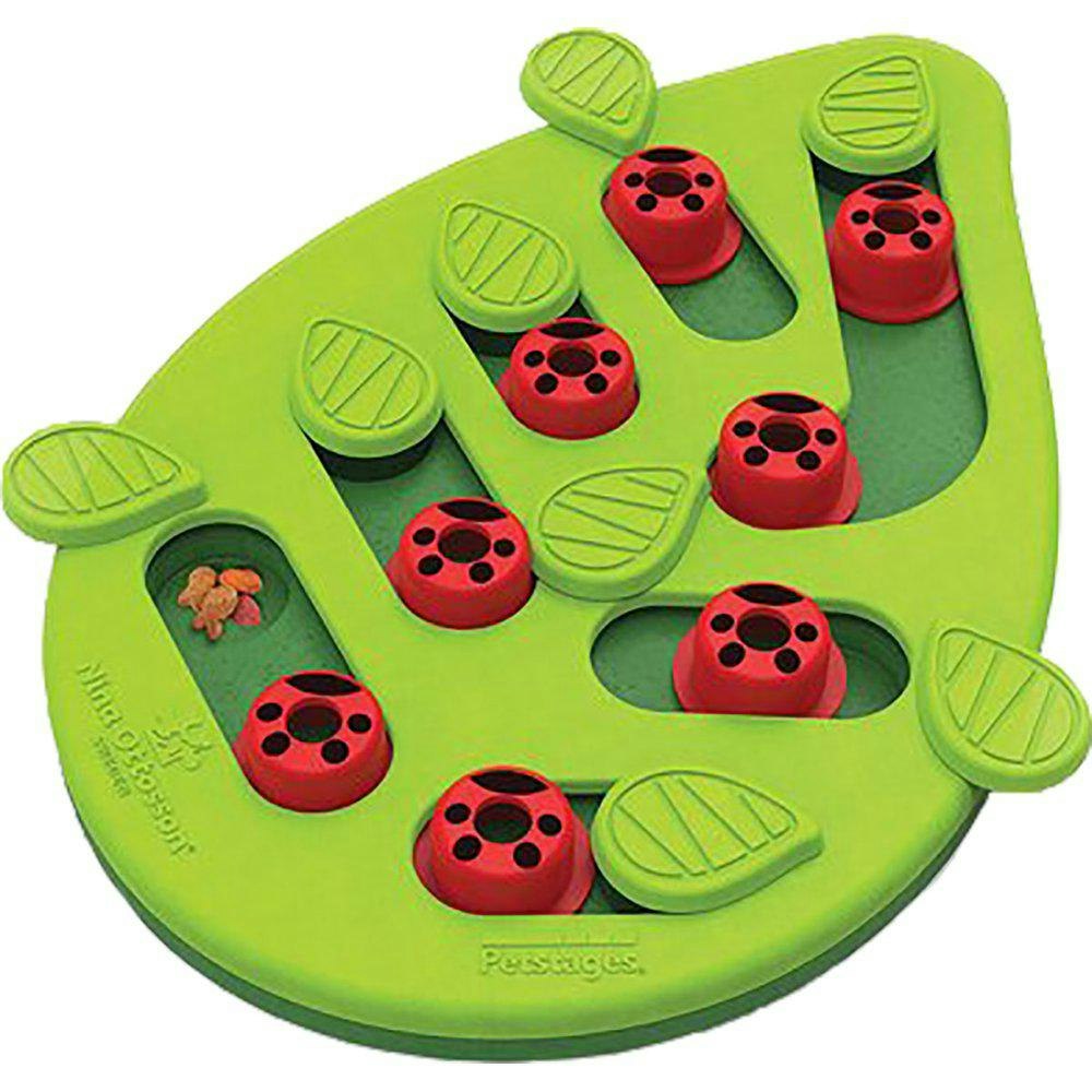 Petstages Cat Puzzle & Play Buggin Out, ett grönt och rött kattpussel.