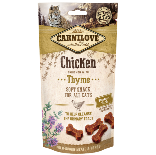 Framsidan av förpackningen för Carnilove Cat Semi Moist Snack Chicken with Thyme - 50 gram.