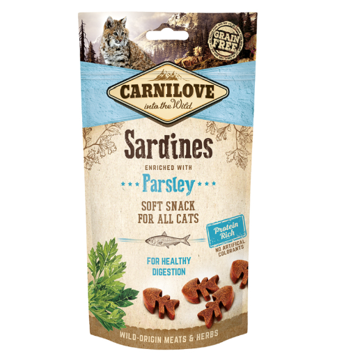 Framsidan av förpackningen för Carnilove Cat Semi Moist Snack Sardine with Parsley - 50 gram.